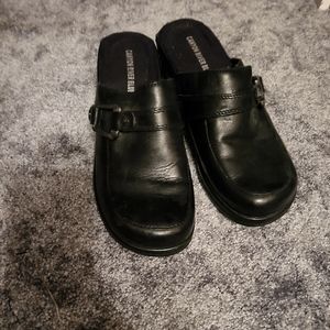 black leather clogs size 6